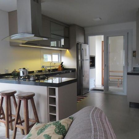 Casa Nova Confortavel E Aconchegante Гаропаба Екстериор снимка