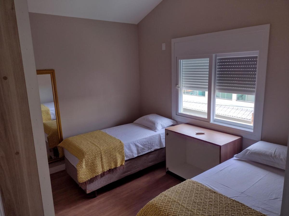 Casa Nova Confortavel E Aconchegante Гаропаба Екстериор снимка